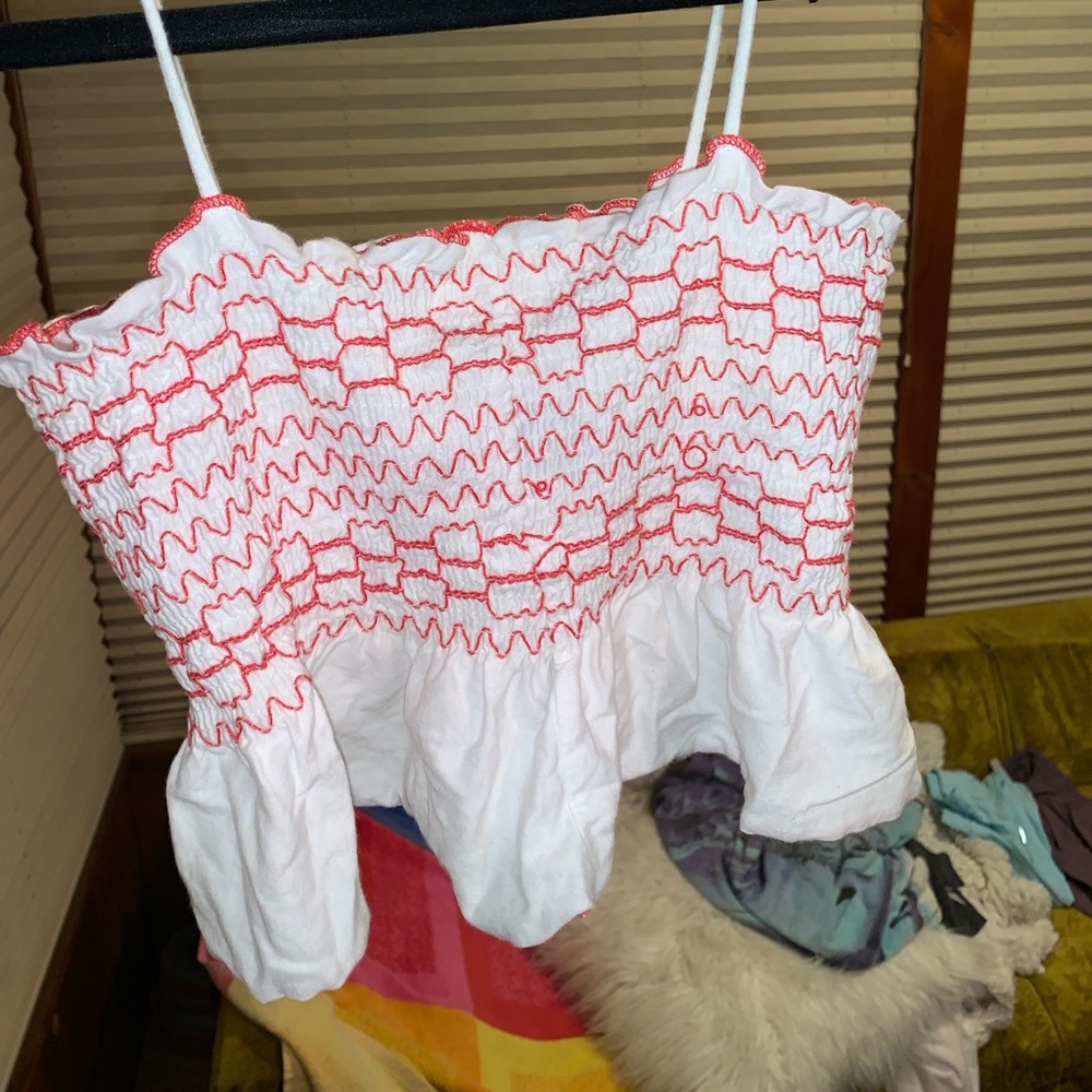 URBAN OUTFITTERS CROP TOP!